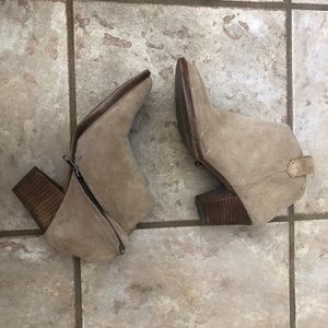 Madewell Brook Side Tab Ankle Booties